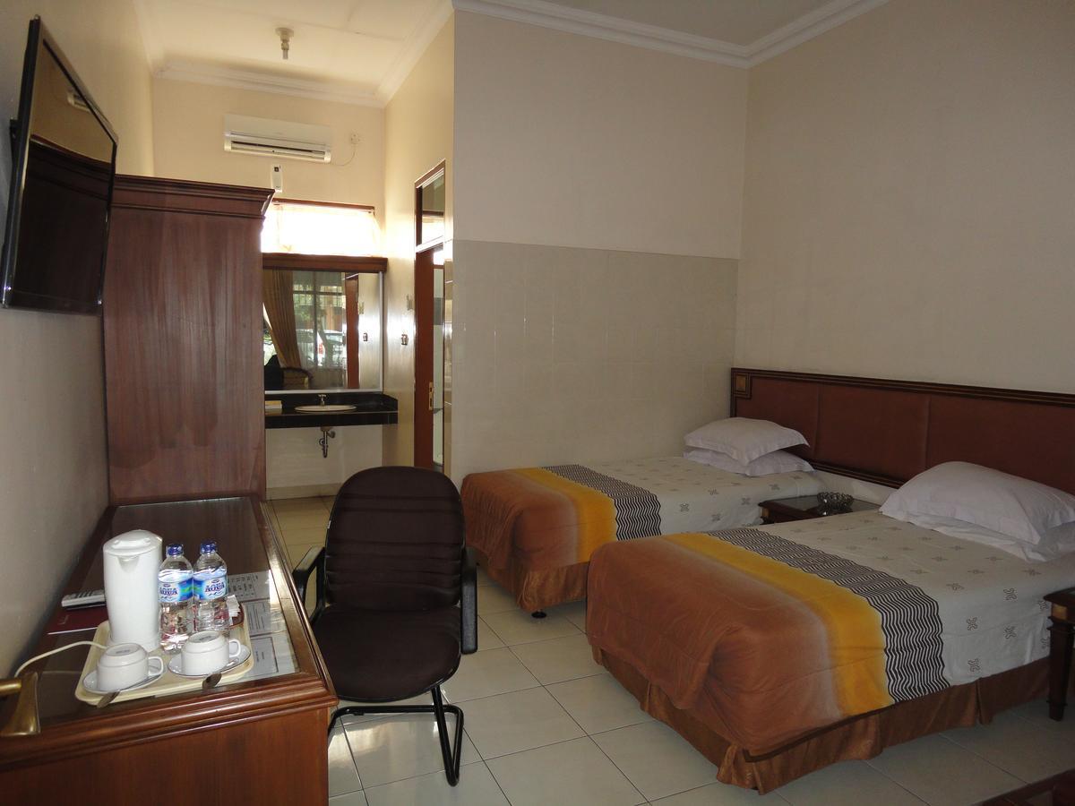 Langensari Hotel 井里汶 外观 照片