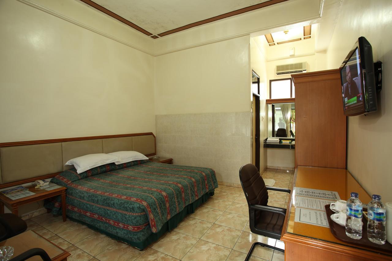 Langensari Hotel 井里汶 外观 照片