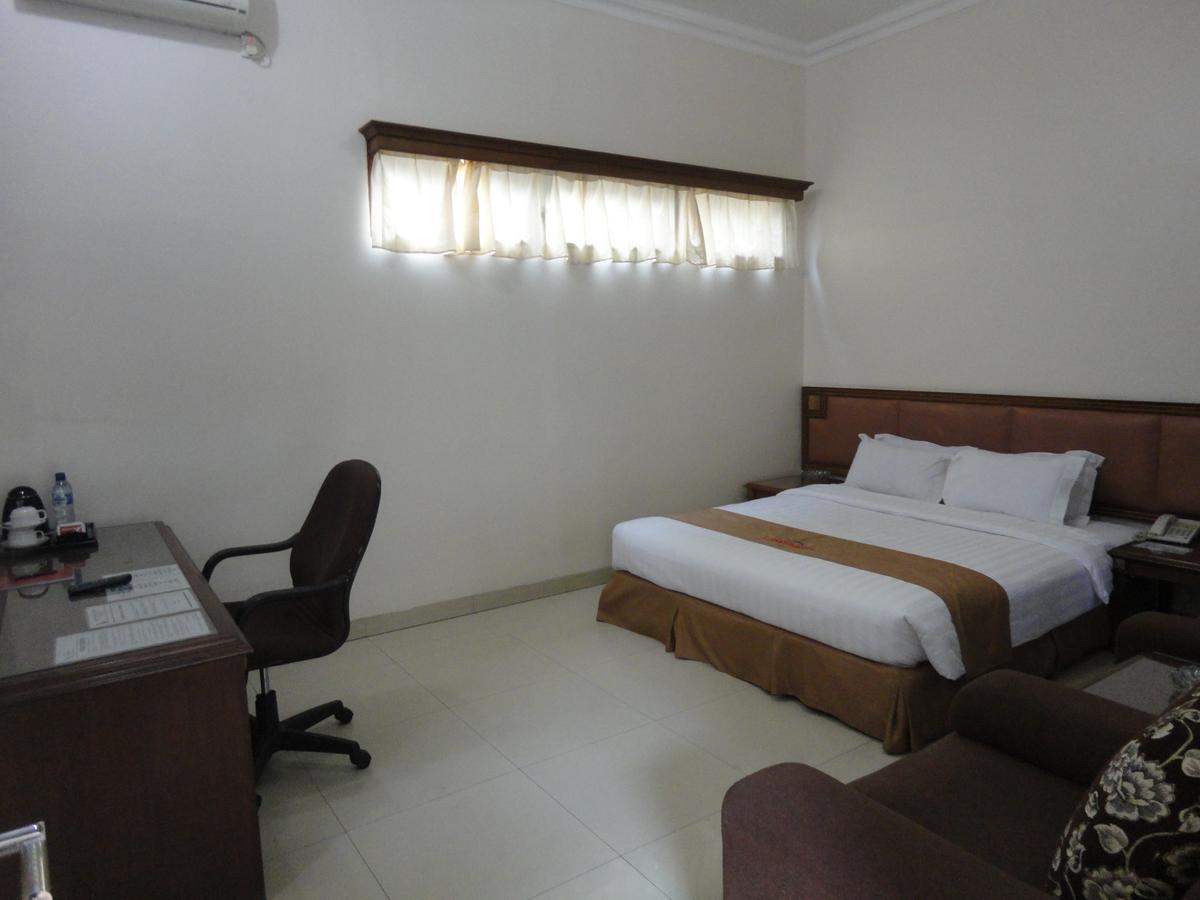 Langensari Hotel 井里汶 外观 照片