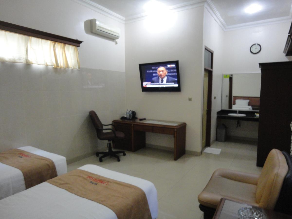 Langensari Hotel 井里汶 外观 照片