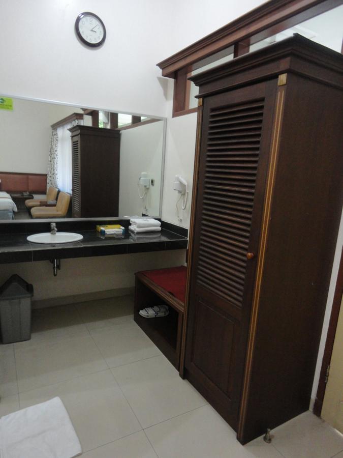 Langensari Hotel 井里汶 外观 照片